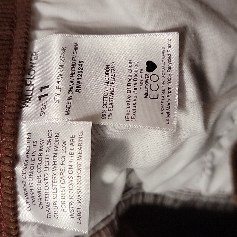 WALLFLOWER The Dad Fit High Rise Corduroy Jeans Size 11 Like New - Picture 10 of 10